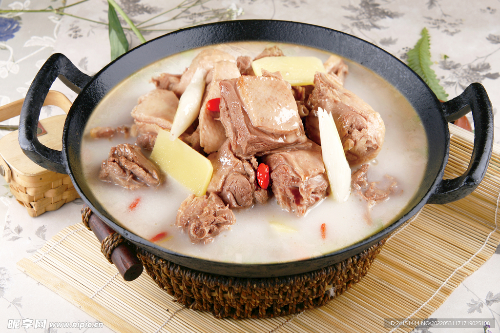 铁锅炖老鸭
