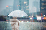 下雨  