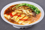 豆腐炖鱼头