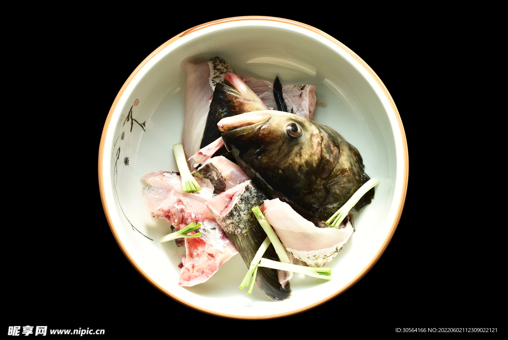 新鲜鱼头食材