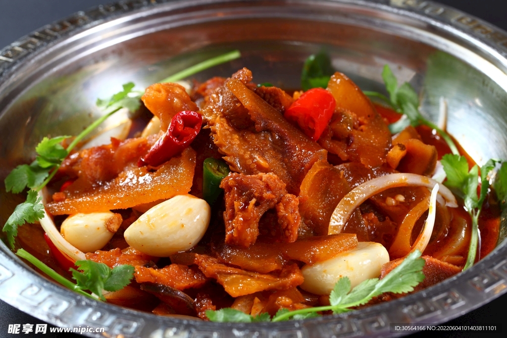 萝卜炒肉美食