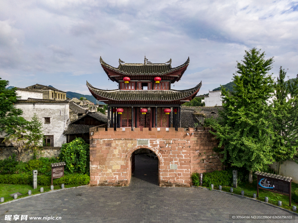 户外复古宫墙建筑