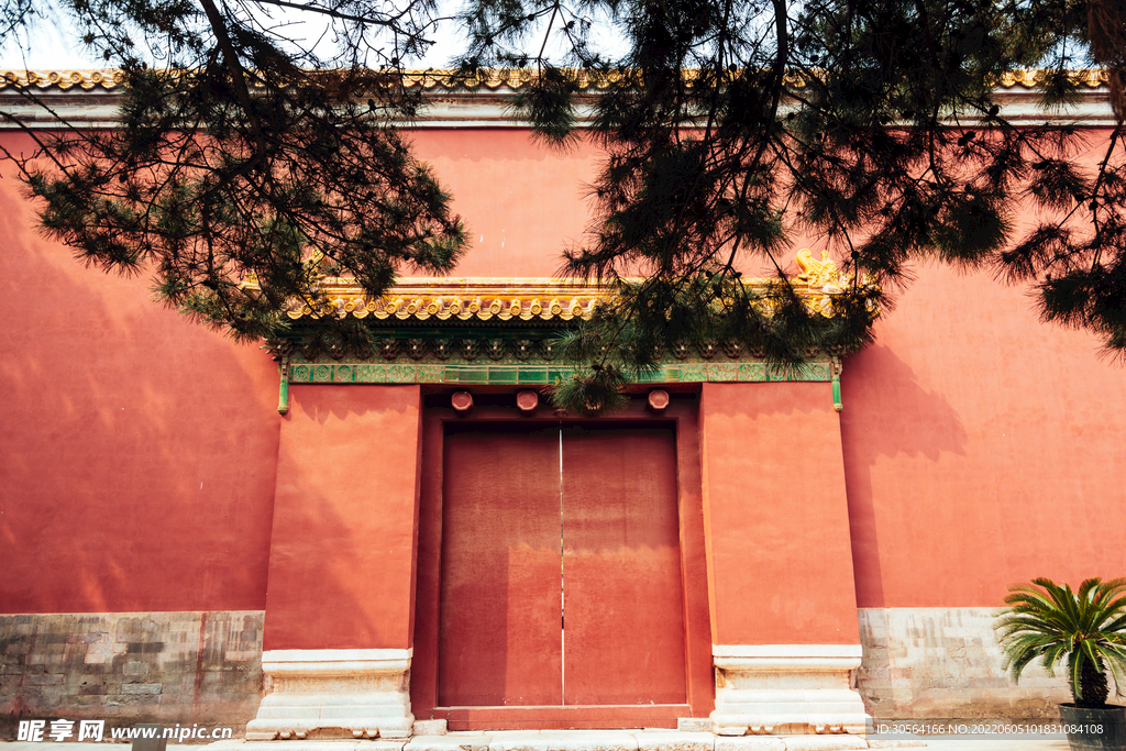 户外复古红墙建筑