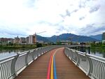 美丽的跨河大桥