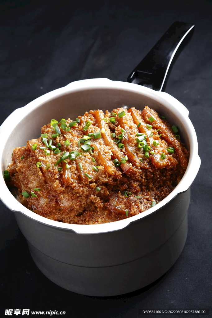 砂锅粉蒸肉美食