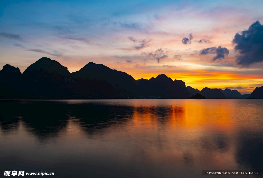夕照渠洋湖