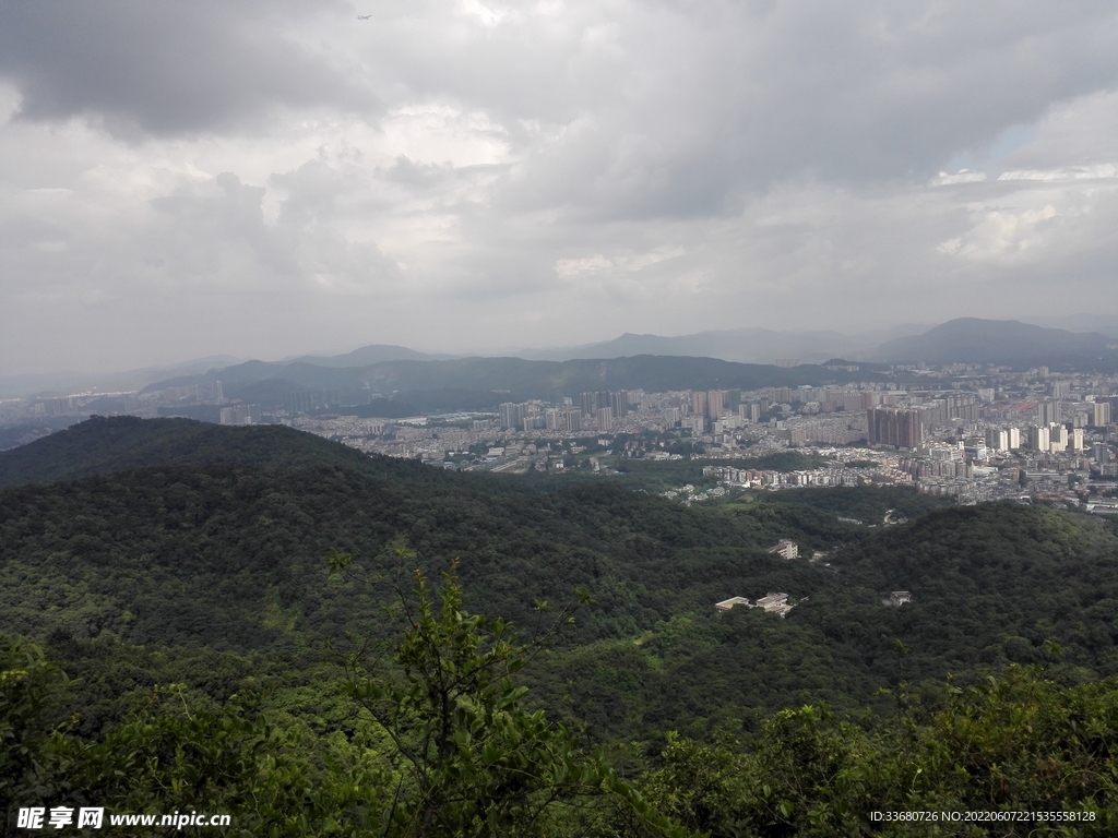 远眺风景图