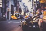路边摩托车