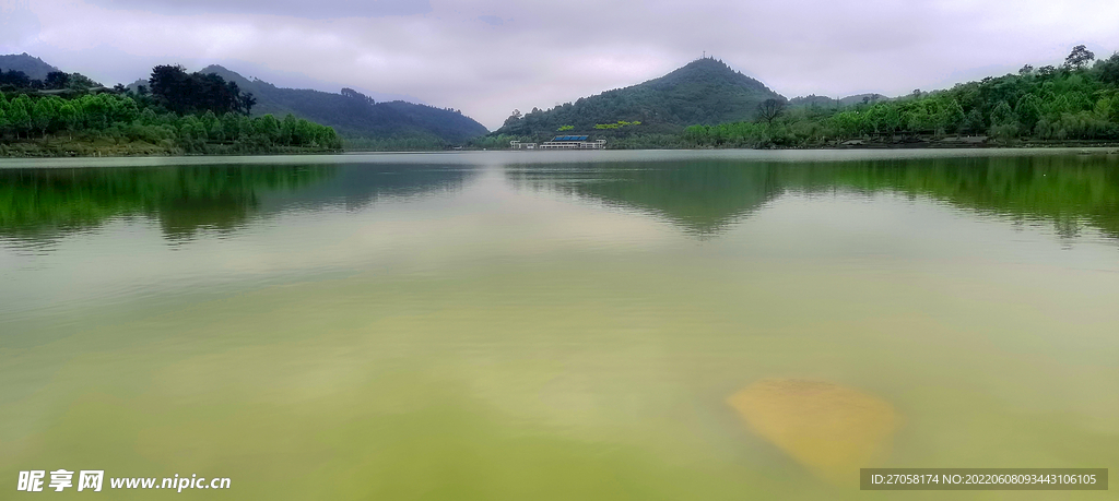 山水湖