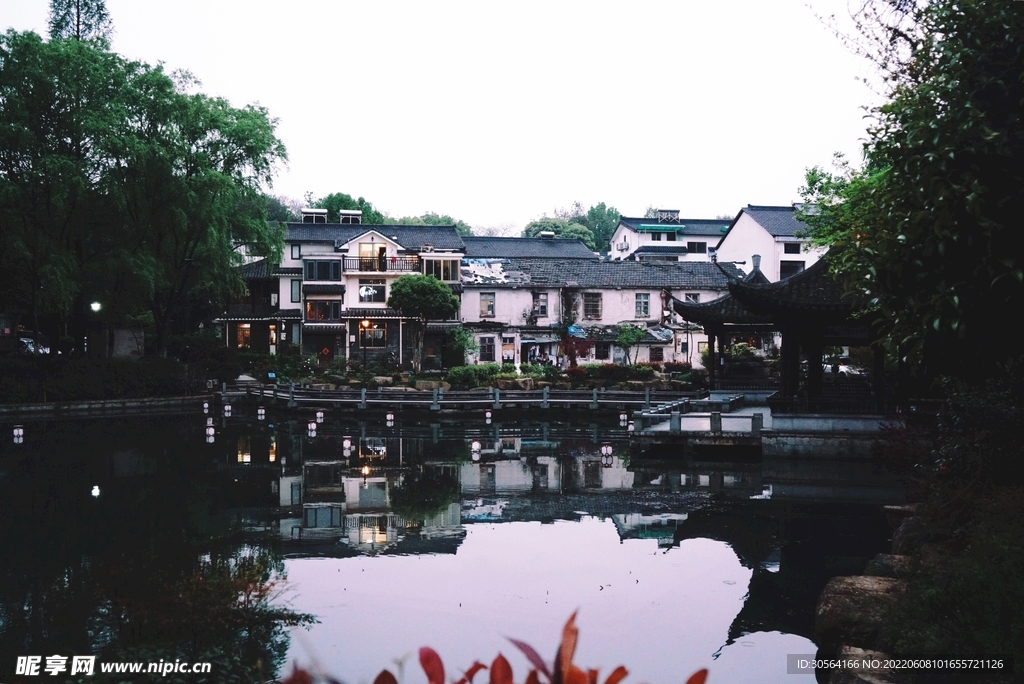 户外复古旅游小镇建筑