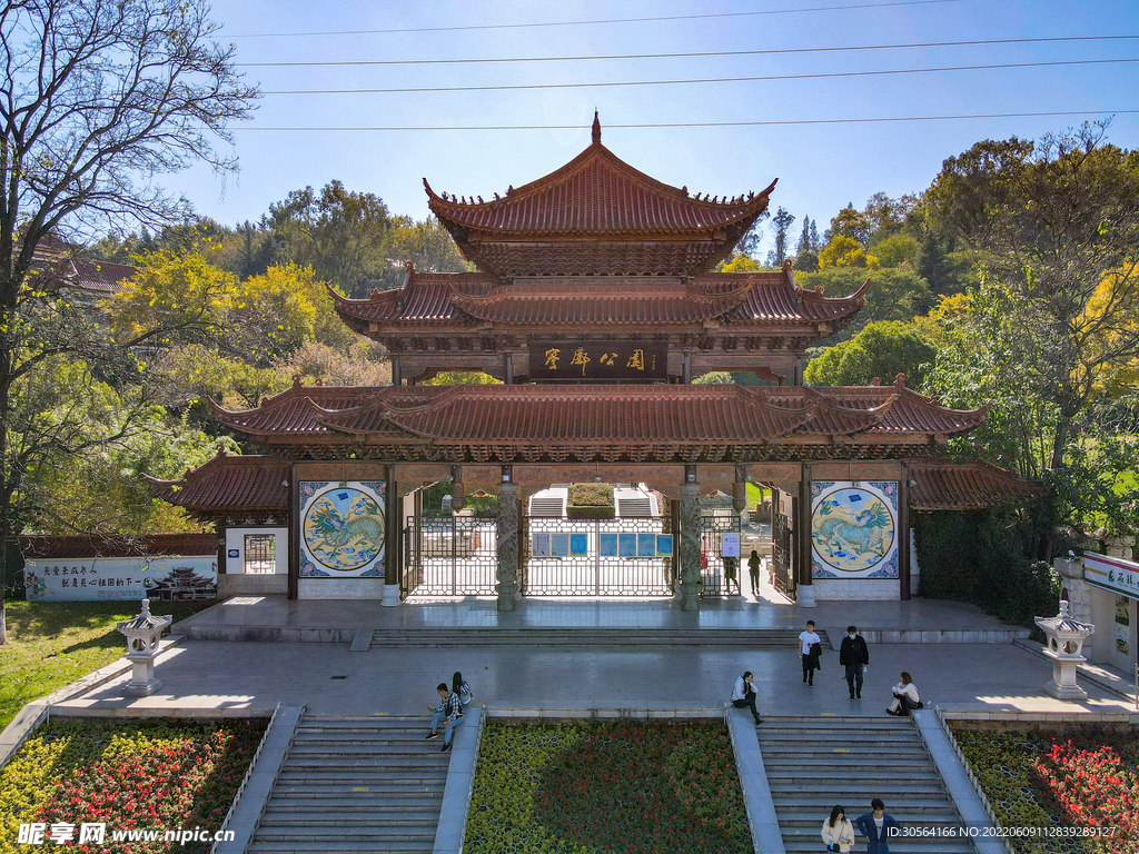 户外复古宫殿建筑