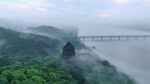 烟雨朦胧的钱塘江和六和塔