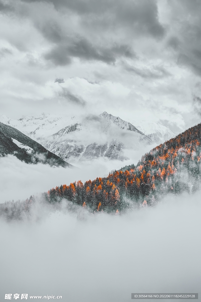 户外冬季雪山山脉