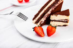 巧克力草莓蛋糕甜品