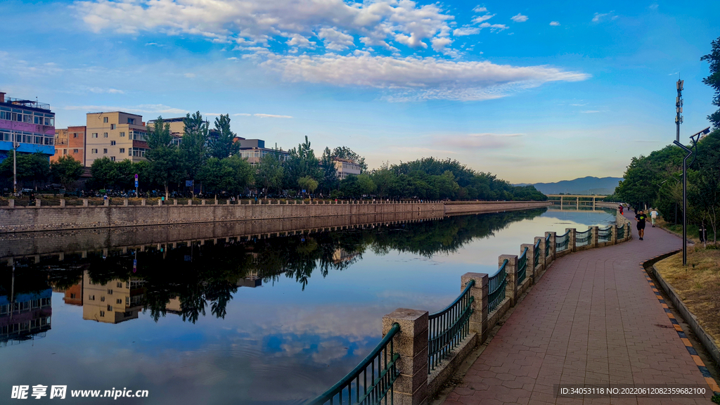 河边美景