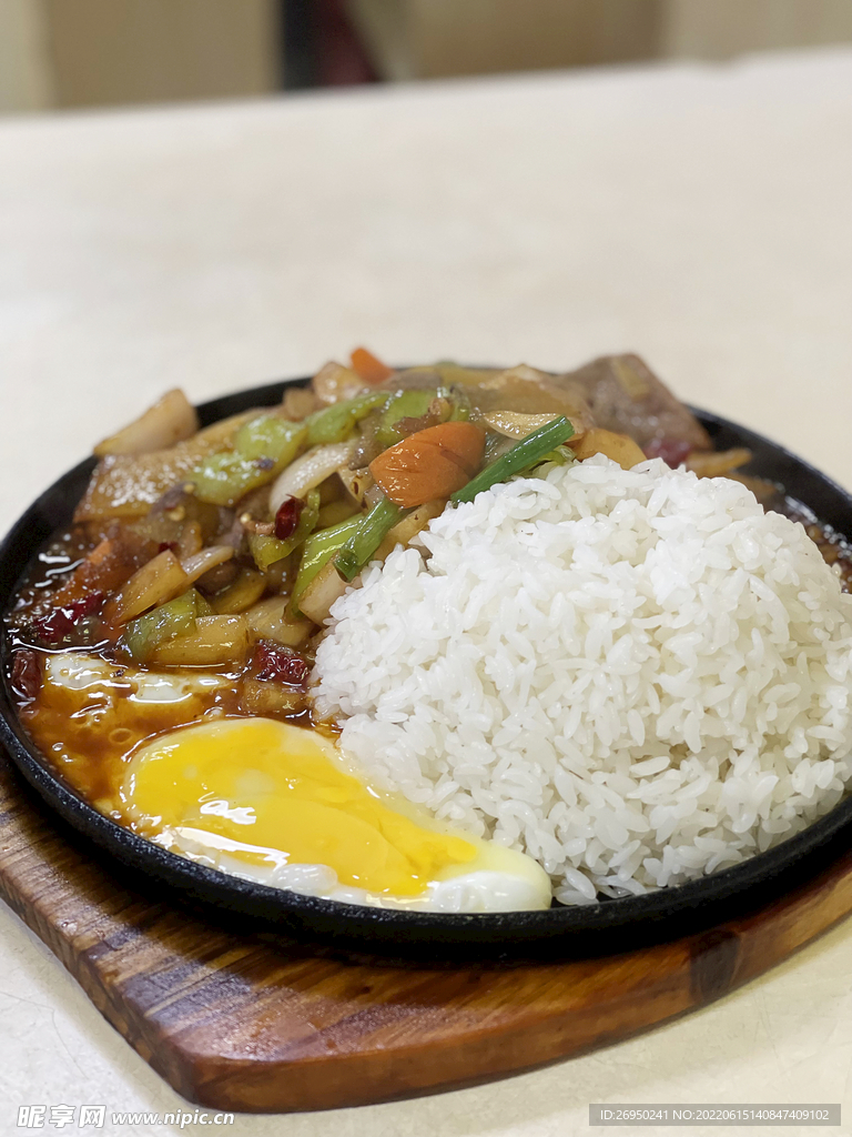 土豆洋葱铁板饭