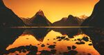 夕阳湖面倒影风景