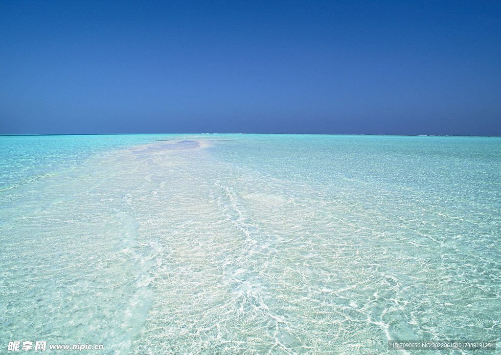碧海蓝天    