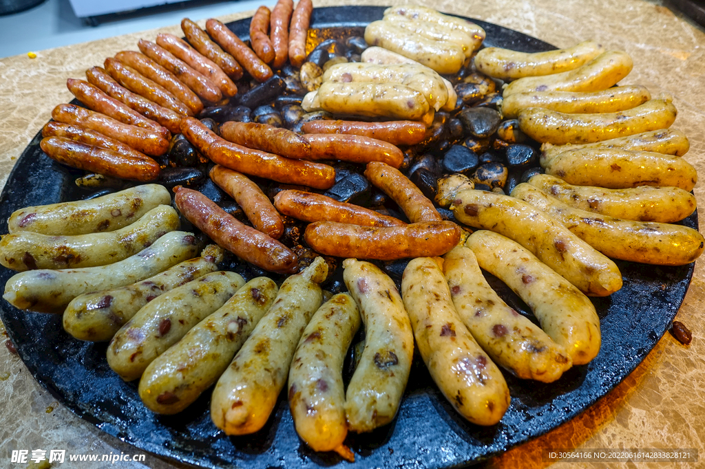 烤肠摆盘美食