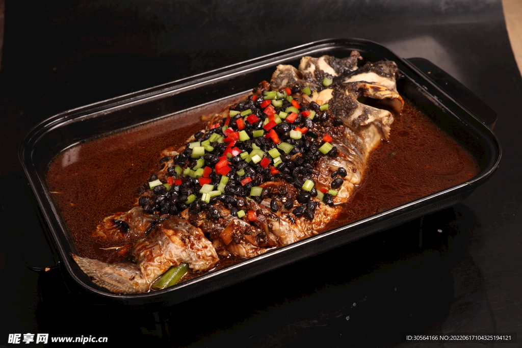 麻辣烤鱼美食