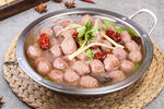锅仔牛肉丸子