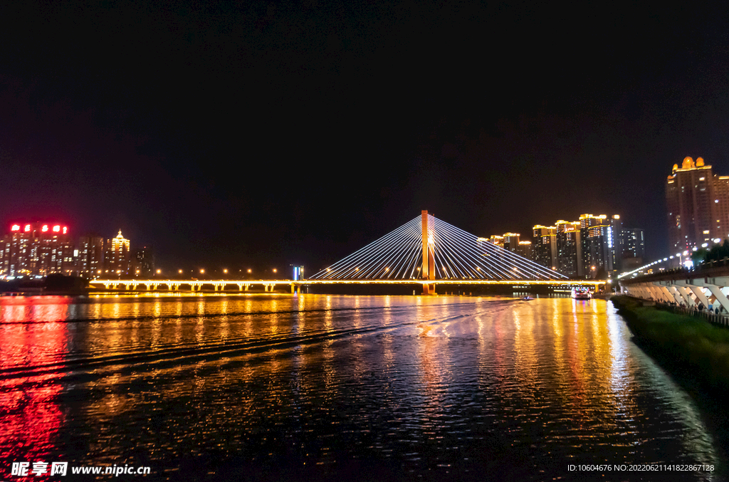 吉林松花江夜景实拍临江门大桥