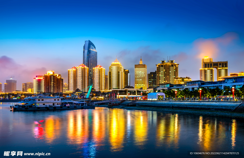 青岛城市夜景中国