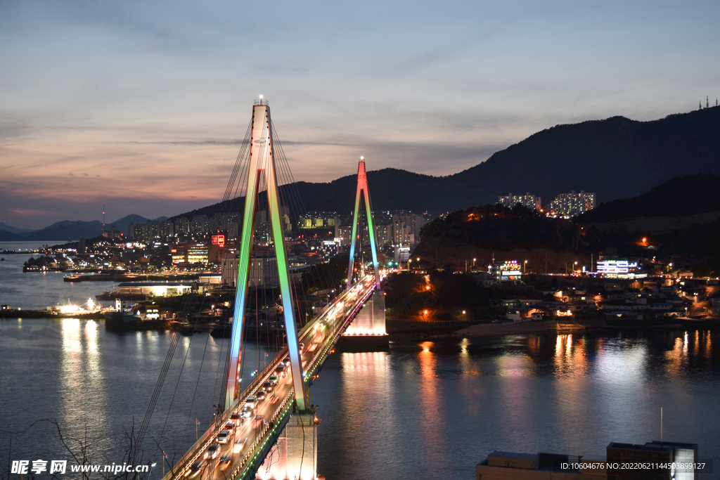 城市夜景图