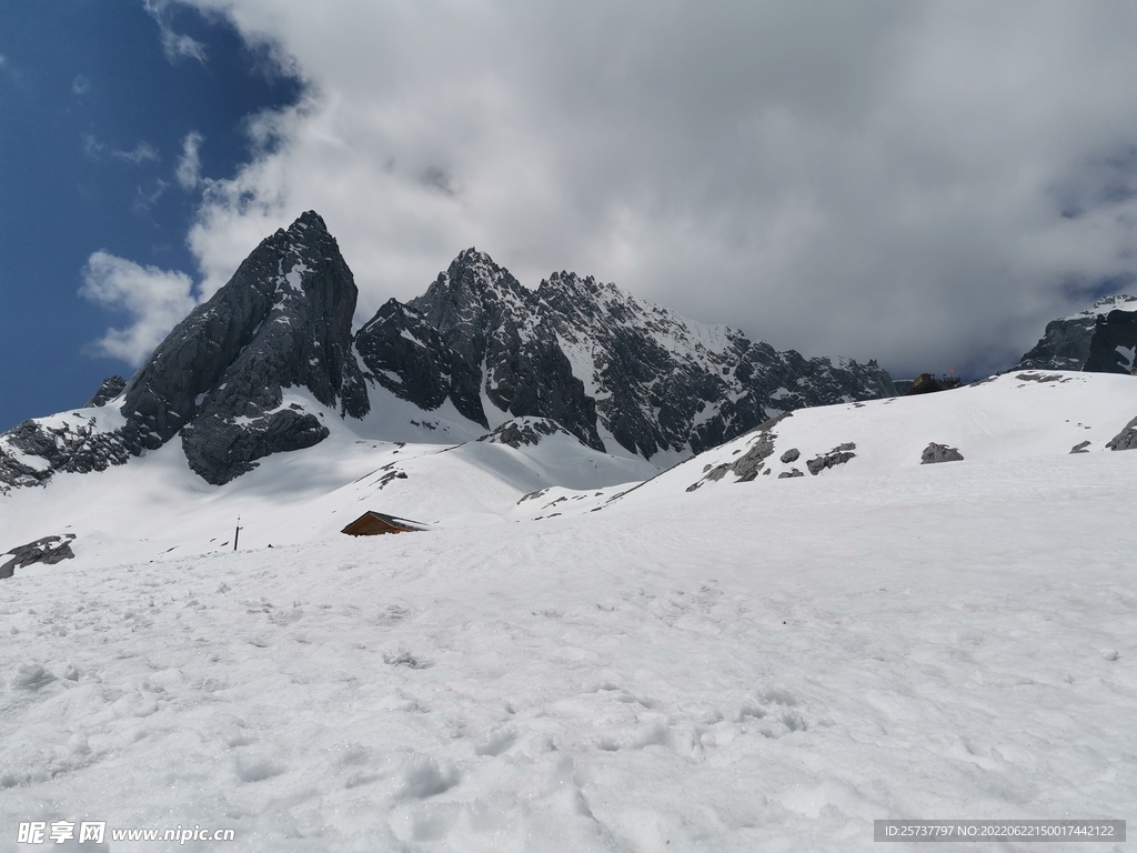 玉龙雪山