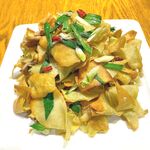 腊肉大蒜炒豆丝.