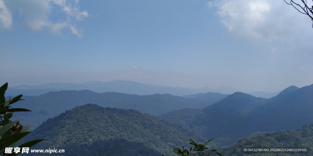 高山  