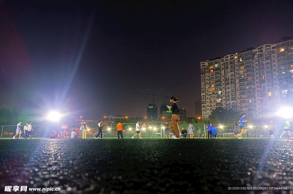 足球场夜景