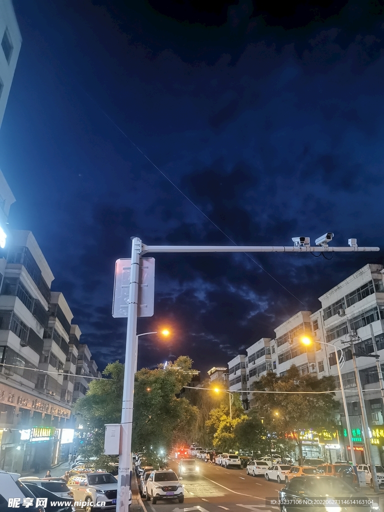 傍晚 城市 夜空