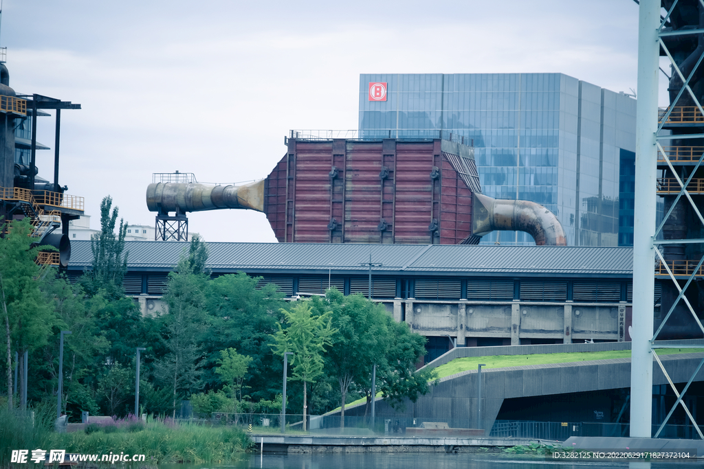 北京石景山首钢园工业遗址公园