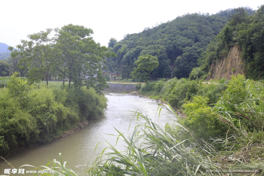 小河