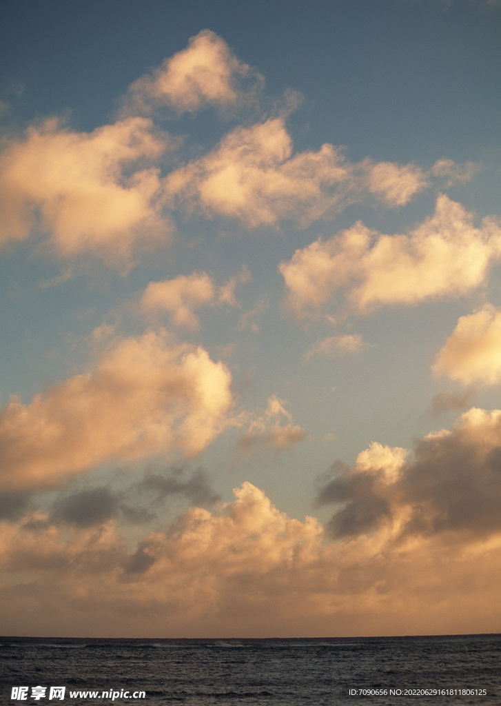 黄昏天空美景    