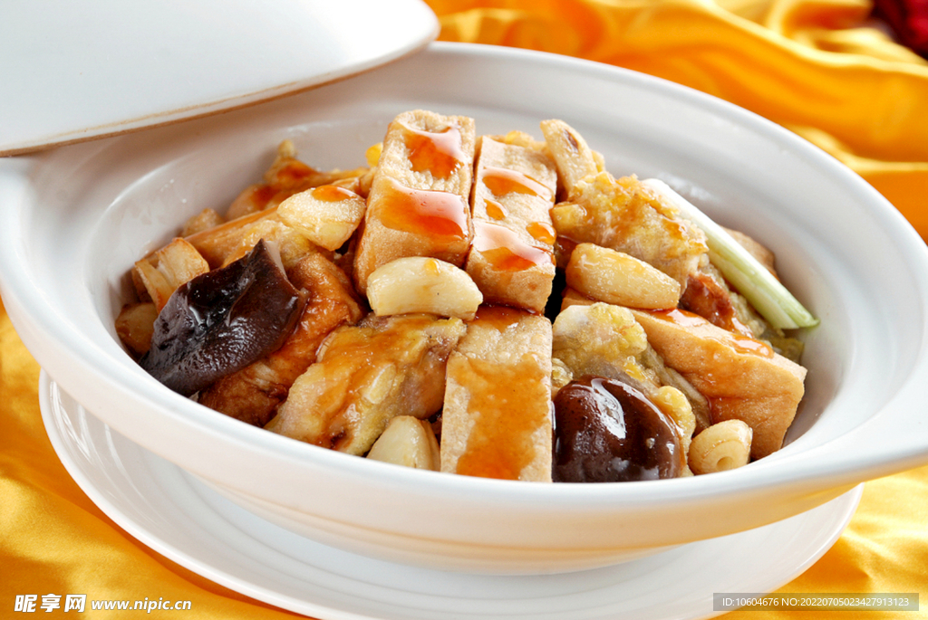 鱼头豆腐煲