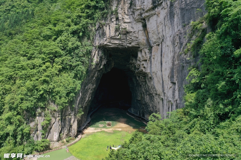 湖北恩施利川白鹊山山洞 