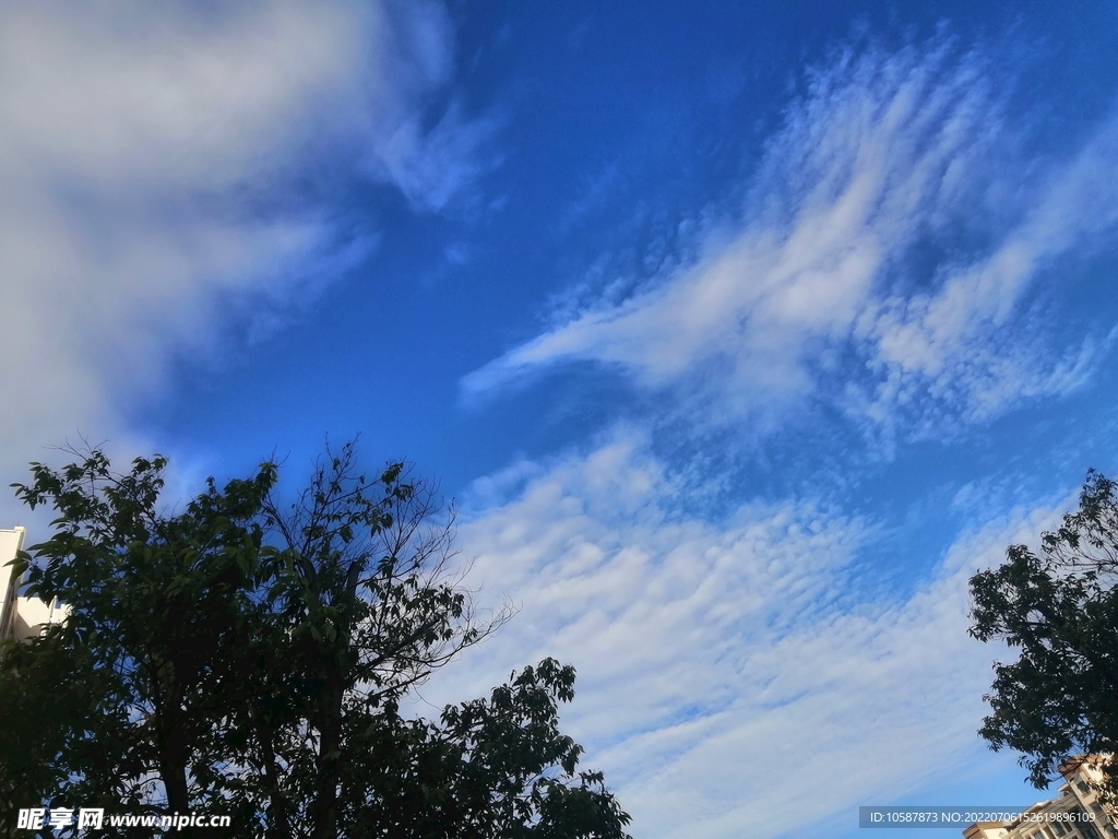 蓝色天空