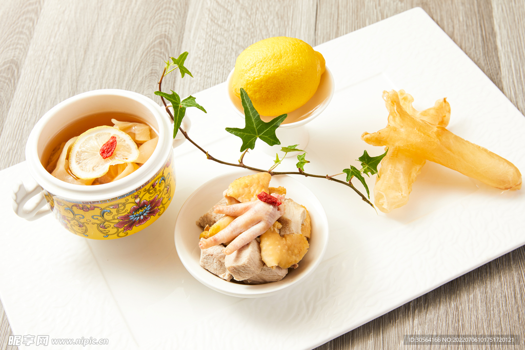 滋补养生老母鸡汤美食