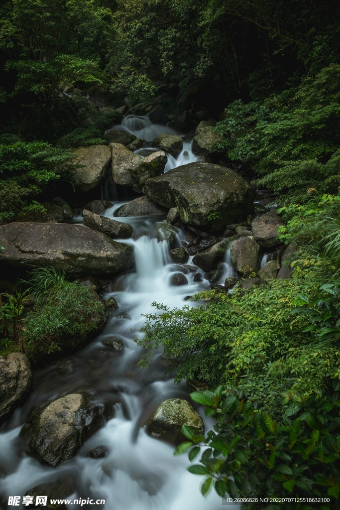 山水溪流摄影图片