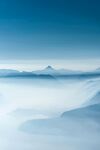 蓝色山水图片背景