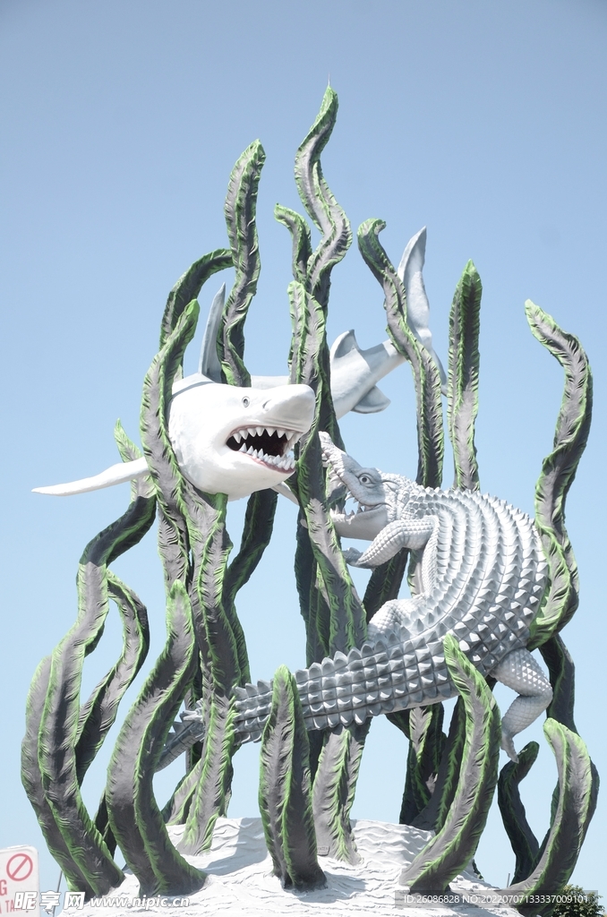 创意鲨鱼鳄鱼立体雕塑
