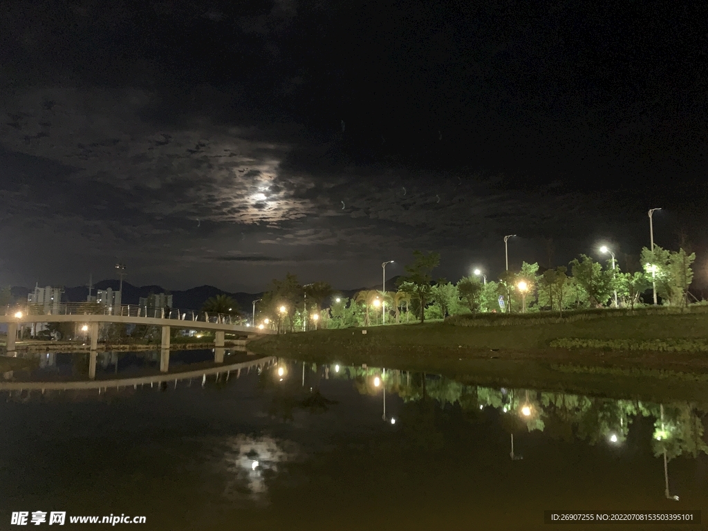 云浮夜色