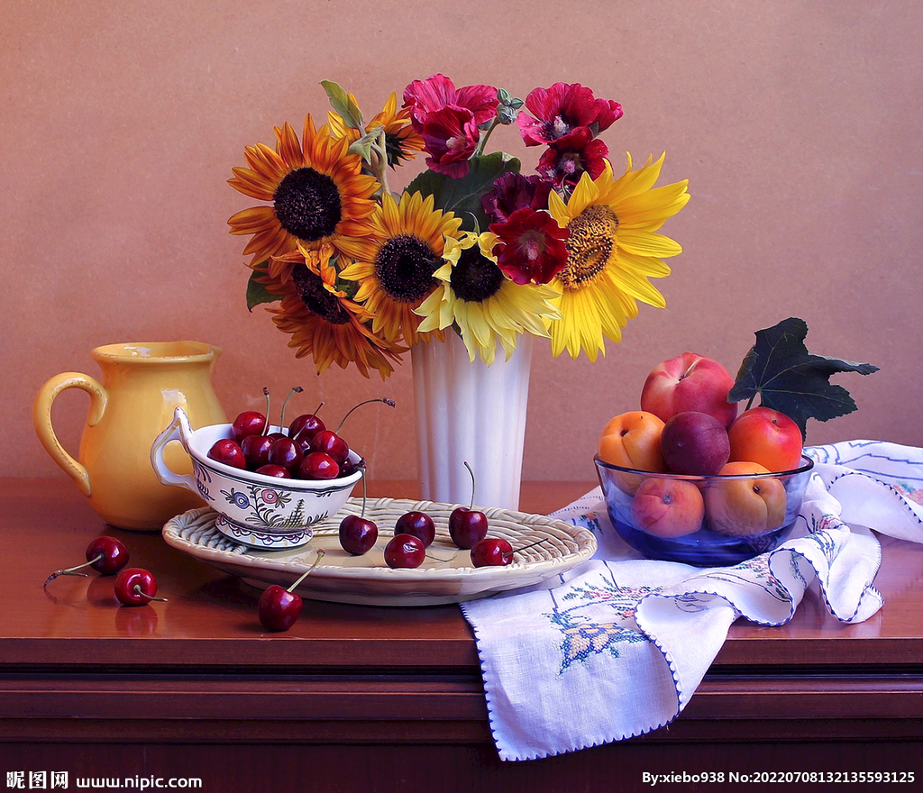 花瓶与水果为主题图片