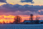 绝美夕阳村庄雪景图