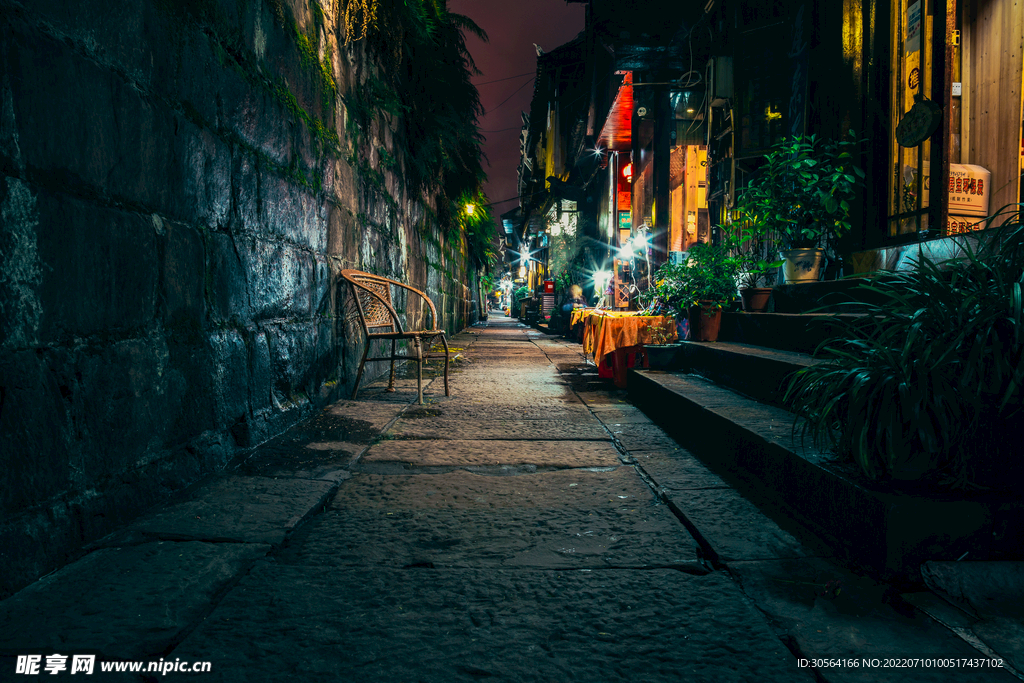 户外夜间小巷