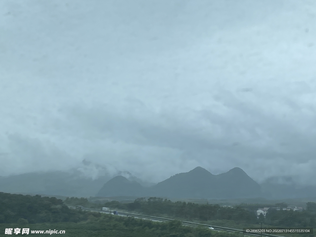 下雨