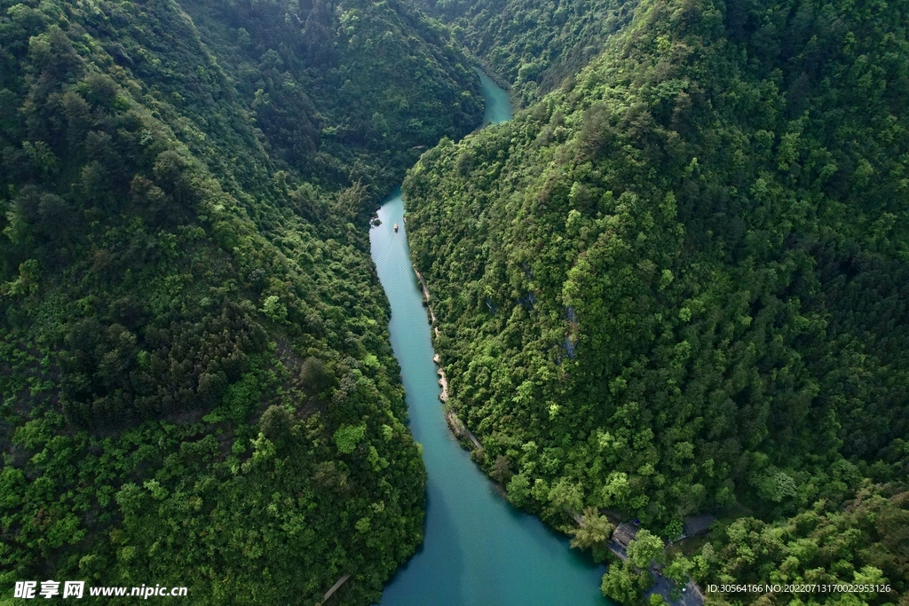 户外山脉湖泊自然景观
