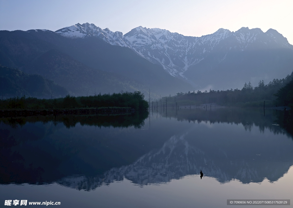 碧水青山    